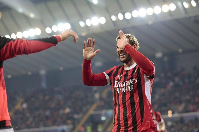 乌迪内斯大败佛罗伦萨,势如破竹 乌迪内斯大败佛罗伦萨,势如破竹