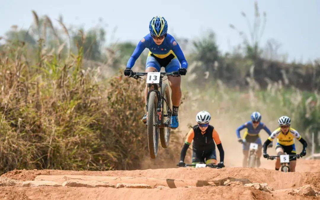 高质量比赛吸引观众目光,场面精彩纷呈的简单介绍 高质量比赛吸引观众目光,场面精彩纷呈的简单介绍