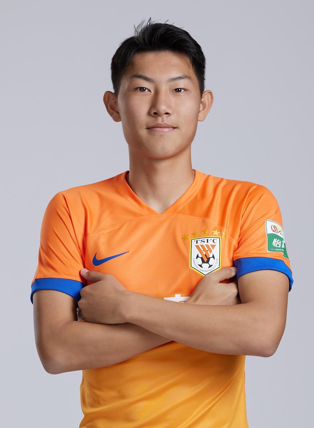 国内U小将崭露头角,成为球队的亮点 国内U小将崭露头角,成为球队的亮点