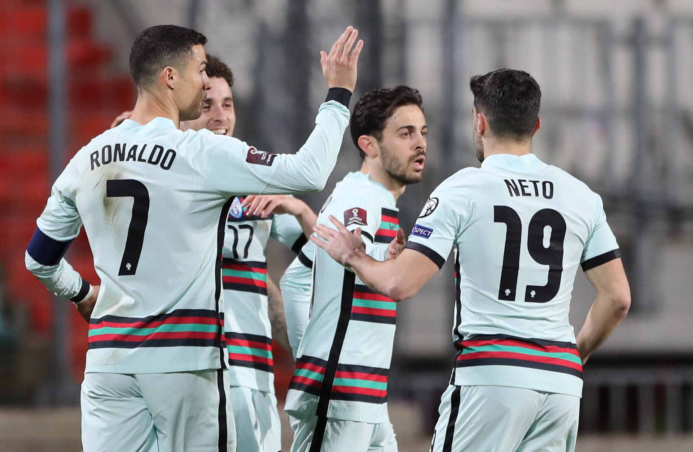 包含卢森堡-不敌葡萄牙,欧预赛闪光登场的词条 包含卢森堡-不敌葡萄牙,欧预赛闪光登场的词条