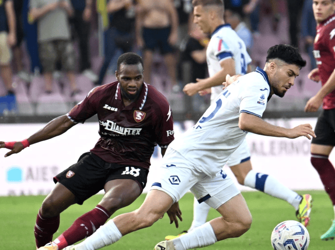 足球舞台上的冷门战役,让观众看到不同的风采 足球舞台上的冷门战役,让观众看到不同的风采