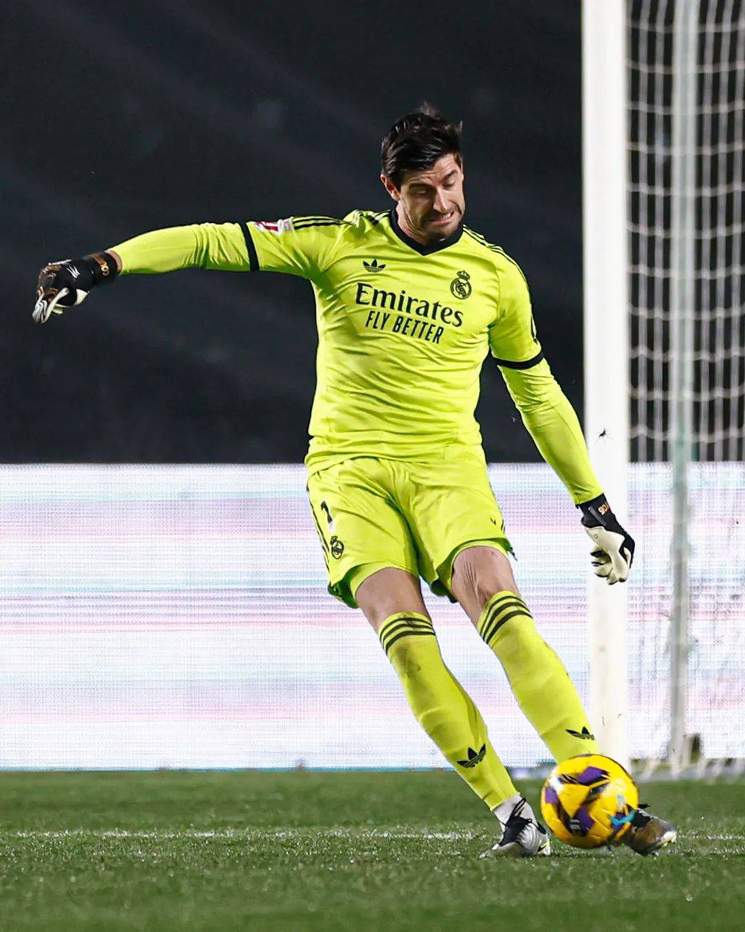 阿尔梅里亚客场比战平巴列卡诺，取得一分的简单介绍