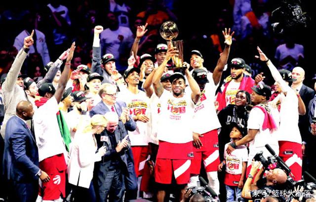 开云体育在线-斯洛伐克队奋勇拼搏，欧预赛夺冠机会不容忽视