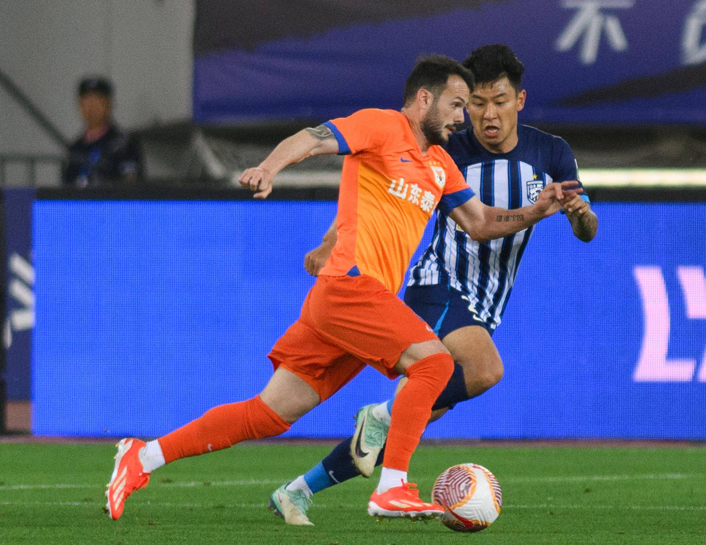 开云体育网页版入口-中超比赛球队在社交媒体晒出训练照片