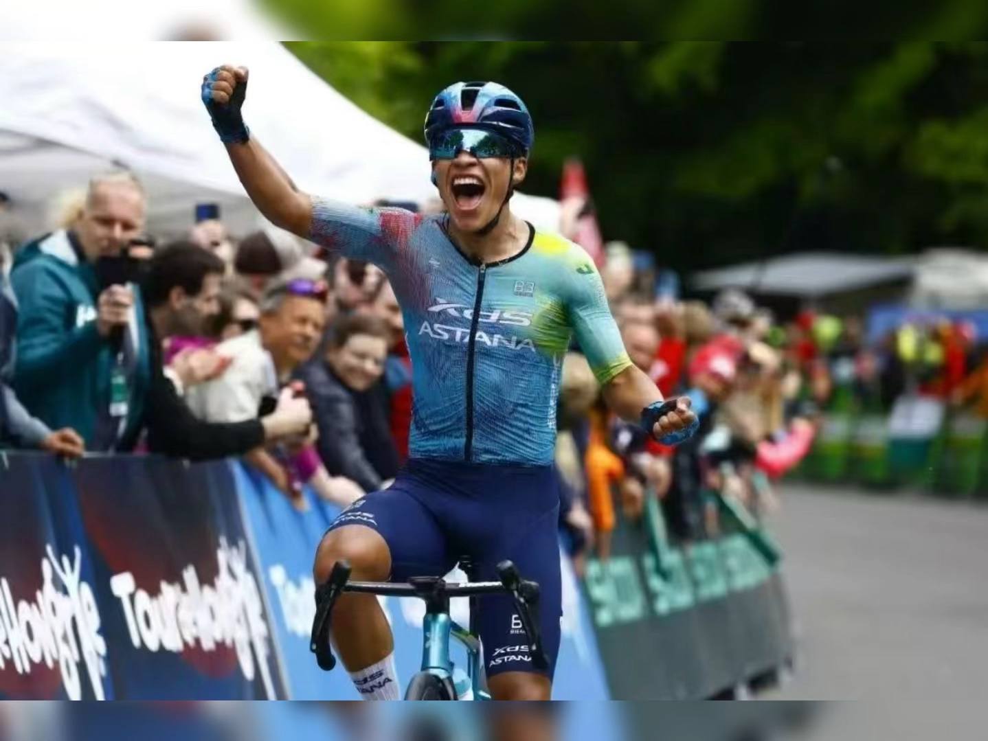 开云体育官方入口-德国男子自行车选手成功卫冕