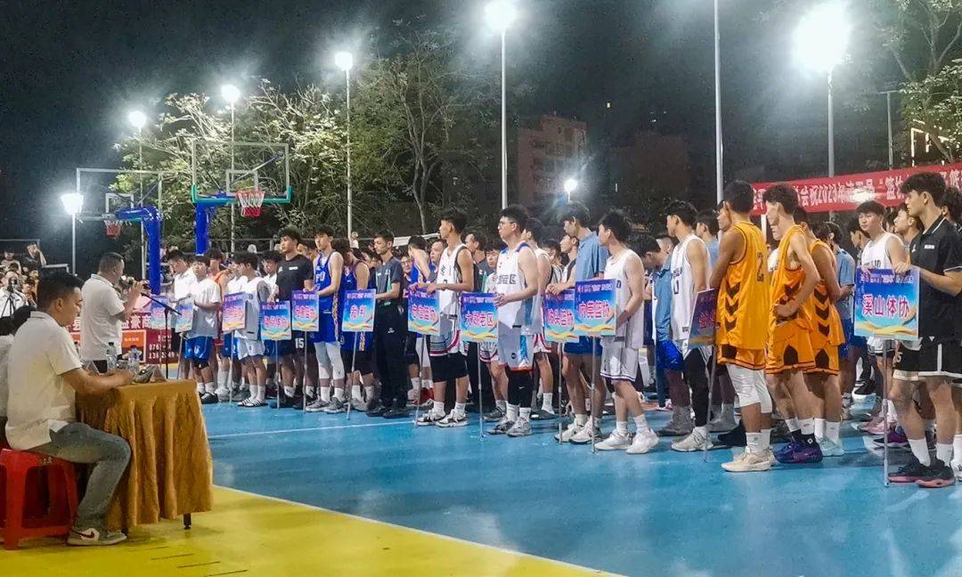 关于超级篮球联赛体现实力,点燃球迷热情的信息 关于超级篮球联赛体现实力,点燃球迷热情的信息