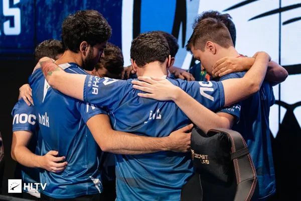 开云体育中国官网-柏林联盟攻势不振，需解决丢球问题保住积分的简单介绍