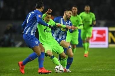 沙尔克客场逼平云达不莱梅,继续不败 沙尔克客场逼平云达不莱梅,继续不败