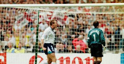 开云体育入口-紧张瞬间：欧洲足球联赛争夺激烈的简单介绍