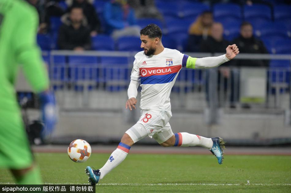 包含一场胜利改变球队前途，里昂巴黎群星发光的词条