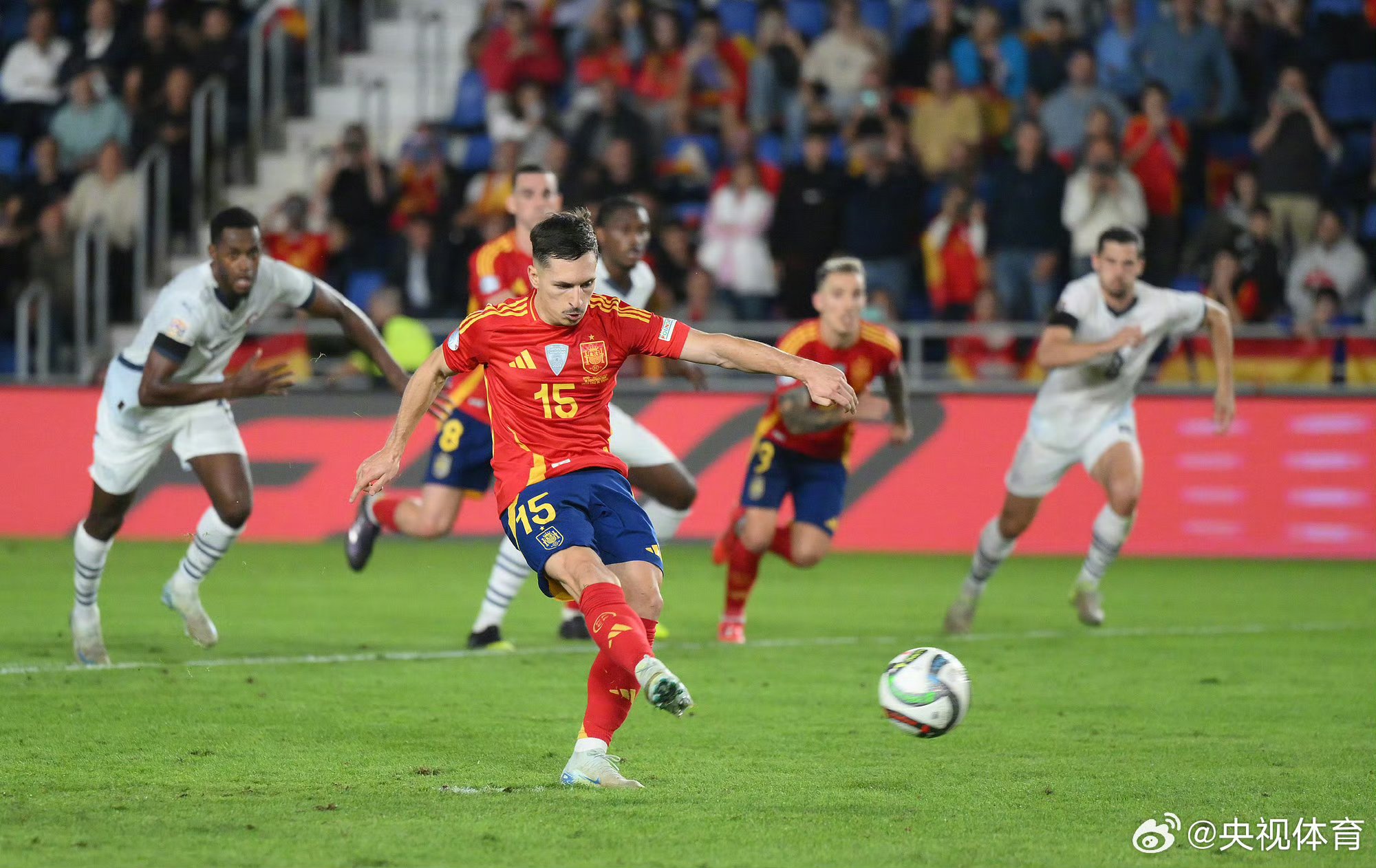 西甲联赛强队即将签约瑞典中场 西甲联赛强队即将签约瑞典中场